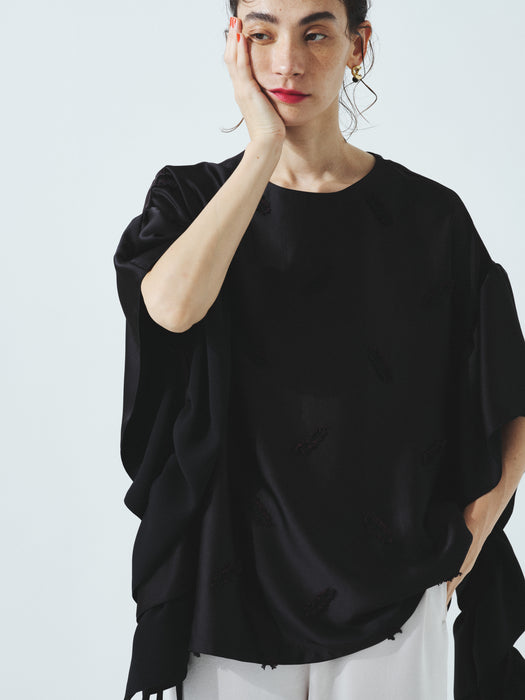 サテンエンブロイダリーペプラムスリーブブラウス