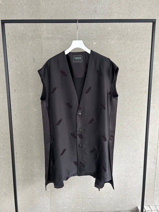 サテンエンブロイダリーバックドレープジレ