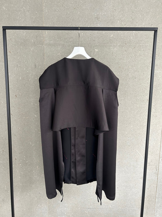 サテンエンブロイダリーバックドレープジレ