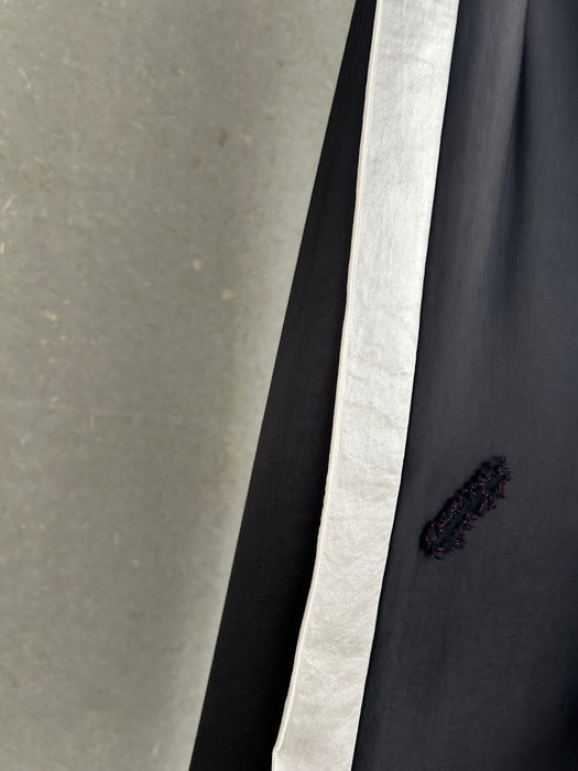 サテンエンブロイダリーサイドラインストレートパンツ