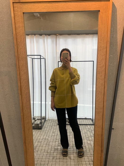 THE BASIC：圧縮ニット配色ステッチ長袖プルオーバー