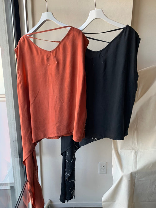 THE ARCHIVE：フローティング刺しゅうアシンメトリーブラウス