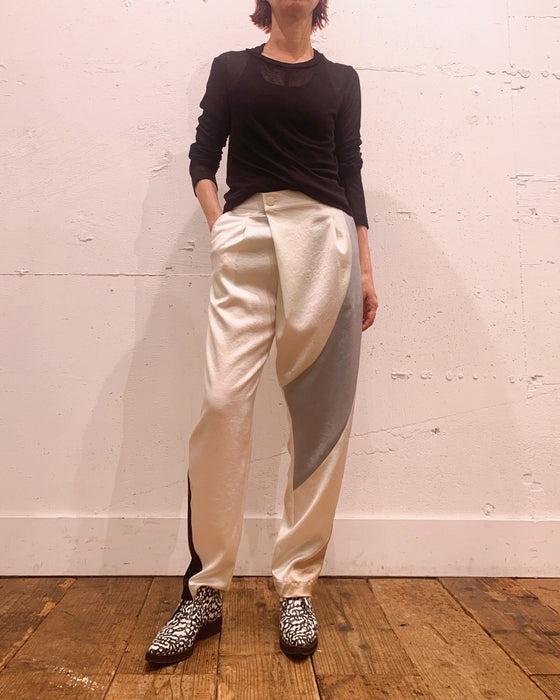 Satin overlap switching trousers