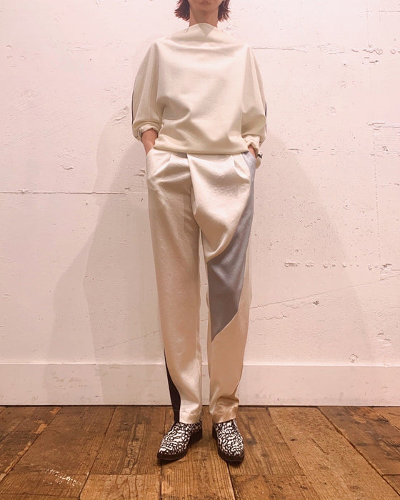 Satin overlap switching trousers