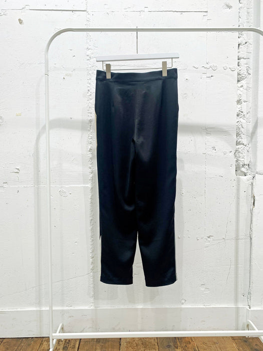 Satin overlap switching trousers