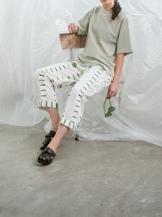 THE ARCHIVE：ブロック刺しゅうセミワイドパンツ