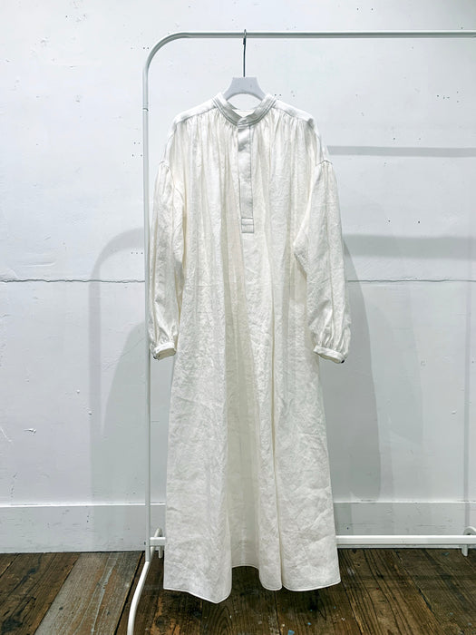 THE ARCHIVE：リネンボリュームスリーブギャザードレス