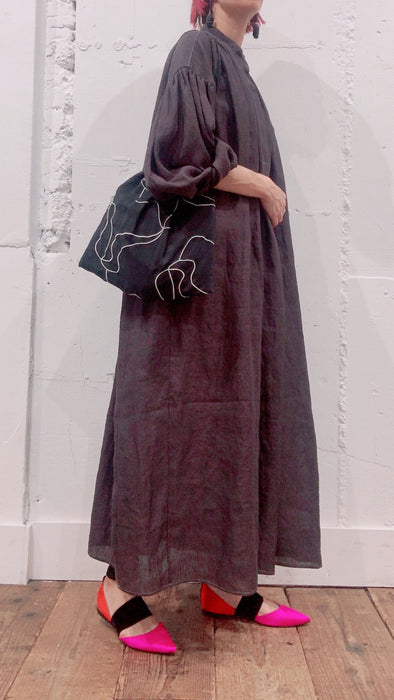 THE ARCHIVE：リネンボリュームスリーブギャザードレス