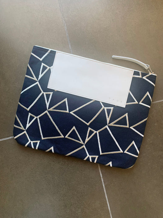 THE ARCHIVE：SQUARE CLUTCH：スクエアクラッチフラグメンツ刺しゅう