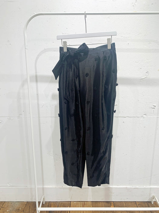 THE ARCHIVE：くしゅくしゅドット刺しゅうサテンパンツ