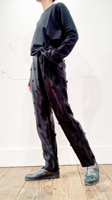 THE ARCHIVE：くしゅくしゅドット刺しゅうサテンパンツ