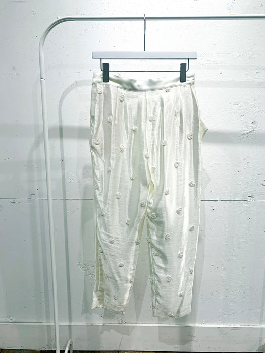 THE ARCHIVE：くしゅくしゅドット刺しゅうサテンパンツ