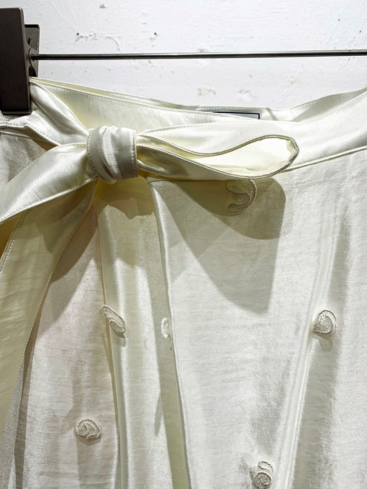 THE ARCHIVE：くしゅくしゅドット刺しゅうサテンパンツ